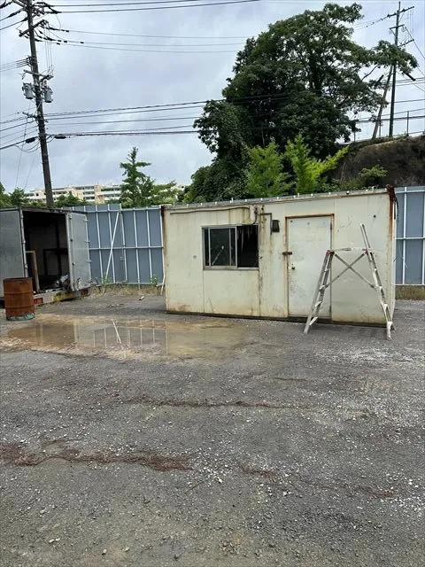 作業現場の控室として使用するコンテナの改装工事について
